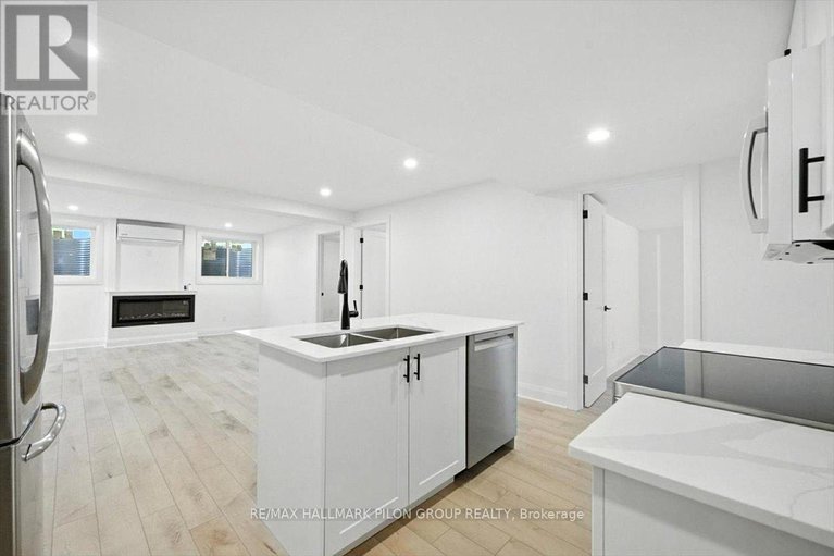 28647832/126-hawk-crescent/hunt-clubwestern-community/ottawa/ontario/K1V9G7_25