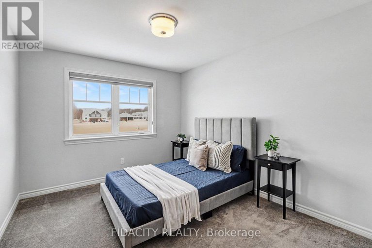 29353092/919-antonio-farley-street/camelot/ottawa/ontario/K4A3N6_18