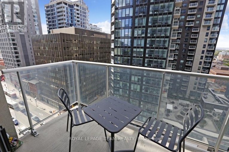 29517496/1303-242-rideau-street/sandy-hill/ottawa/ontario/K1N0B7_33
