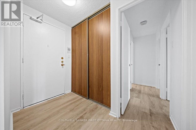 29304966/808-1171-ambleside-drive/woodroffe/ottawa/ontario/K2B8E1_18