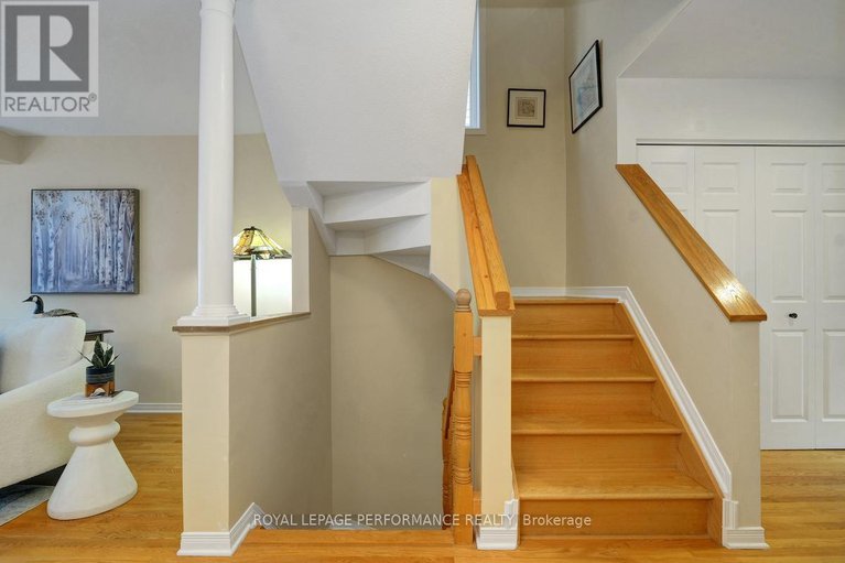 29081363/169-arcola-private/overbrookcastle-heights/ottawa/ontario/K1K4W9_25