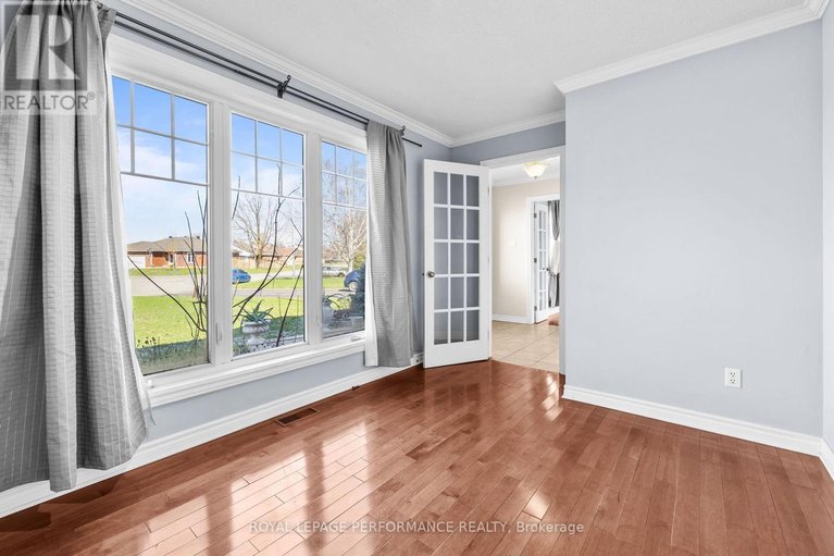 29638186/54-lapointe-boulevard/embrun/russell/ontario/K0A1W0_8