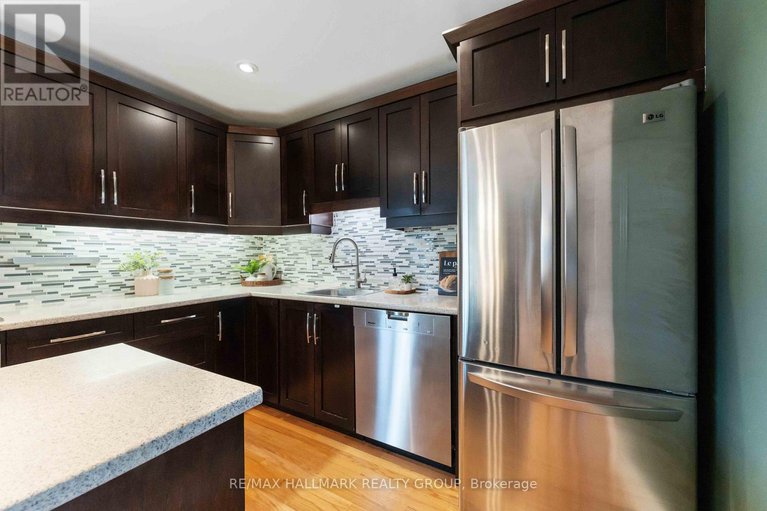 28873481/330-boudreau-street/vanier/ottawa/ontario/K1L0A7_15