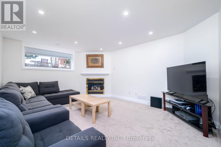28516304/732-carmella-crescent/avalon-east/ottawa/ontario/K4A4V8_41