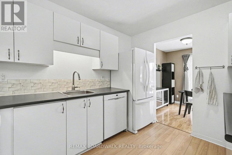 29300641/448-valade-crescent/fallingbrookpineridge/ottawa/ontario/K4A2W4_9