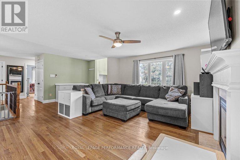 29305274/7-settlement-lane/village-of-russell/russell/ontario/K4R0A4_7