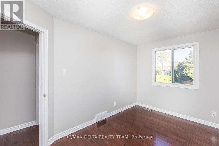 29517311/8-323-monica-crescent/bilberry-creekqueenswood-heights/ottawa/ontario/K1E3N6_33