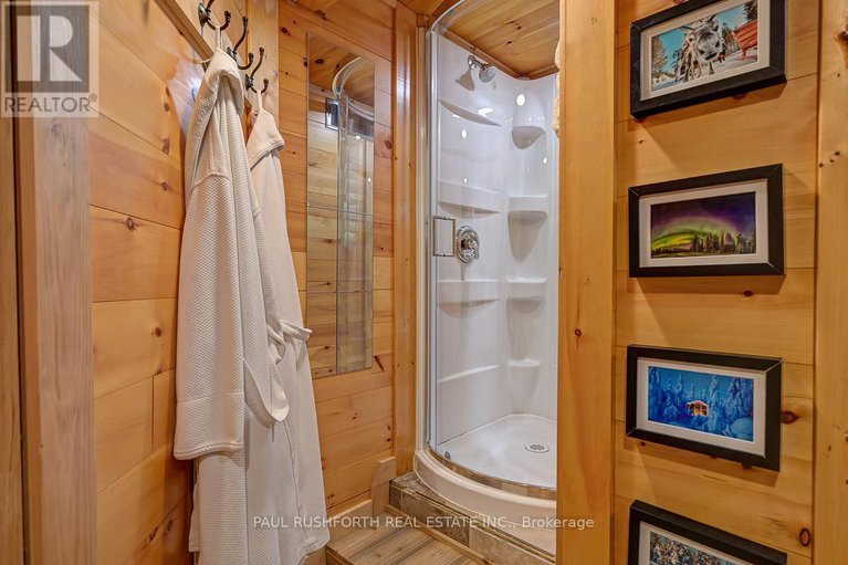 28613589/6156-vineyard-drive/convent-glen/ottawa/ontario/K1C2N6_27