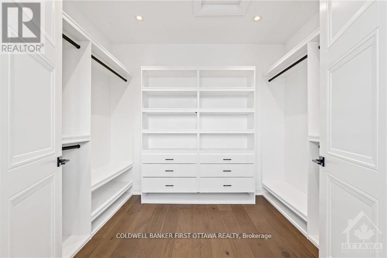 27829570/317-westhill-avenue/westborohampton-park/ottawa/ontario/K1Z7H7_14
