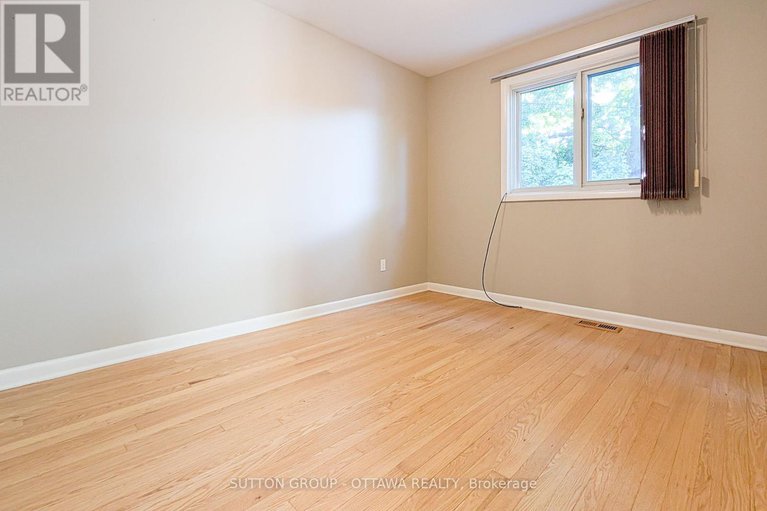 28861066/866-claude-street/castle-heightsrideau-high/ottawa/ontario/K1K2S6_13
