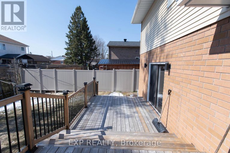 29593883/1534-rosebella-avenue/blossom-parkkemp-parkfindlay-creek/ottawa/ontario/K1T1E8_44