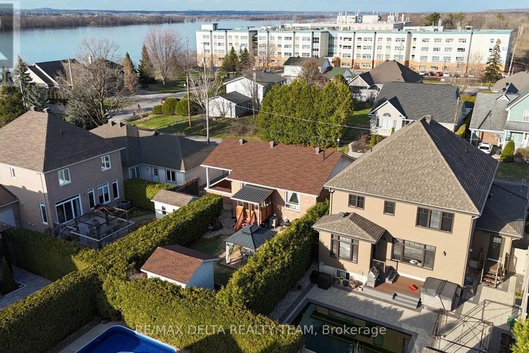 29649021/892-beauchamp-avenue/hiawatha-parkconvent-glen/ottawa/ontario/K1C3A7_45