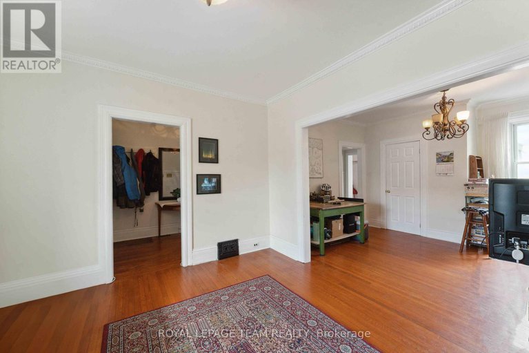 28731469/235-cambridge-street-n/west-centre-town/ottawa/ontario/K1R7B5_9