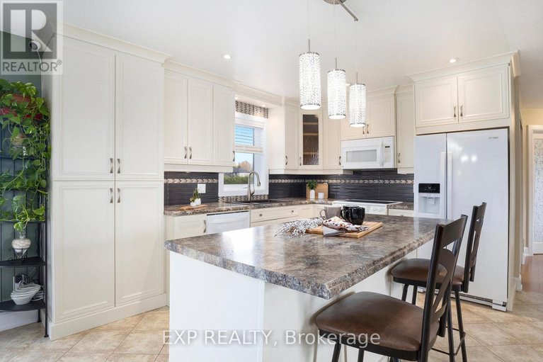 28990239/2003-farisita-drive/vars-village/ottawa/ontario/K0A3H0_12