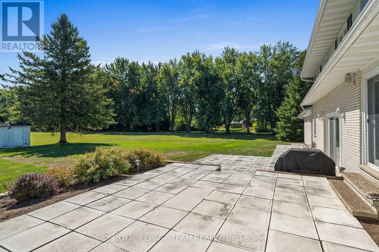 28889906/1640-century-road-e/manotick-south-to-roger-stevens/ottawa/ontario/K0A2E0_41
