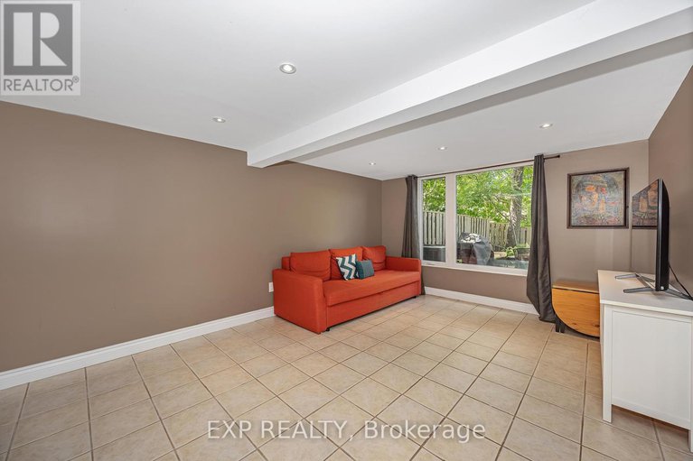 28642296/47-2300-ogilvie-road/beaconwood/ottawa/ontario/K1J7X8_32