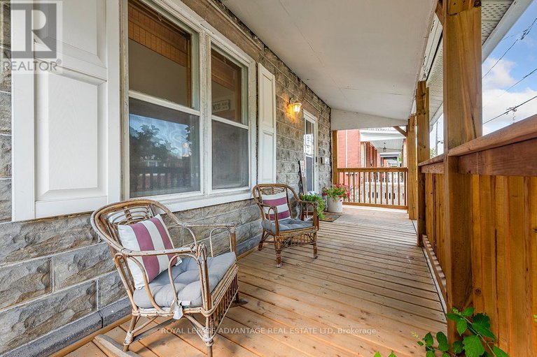 28631022/6-foster-avenue/smiths-falls/smiths-falls/ontario/K7A1K1_7