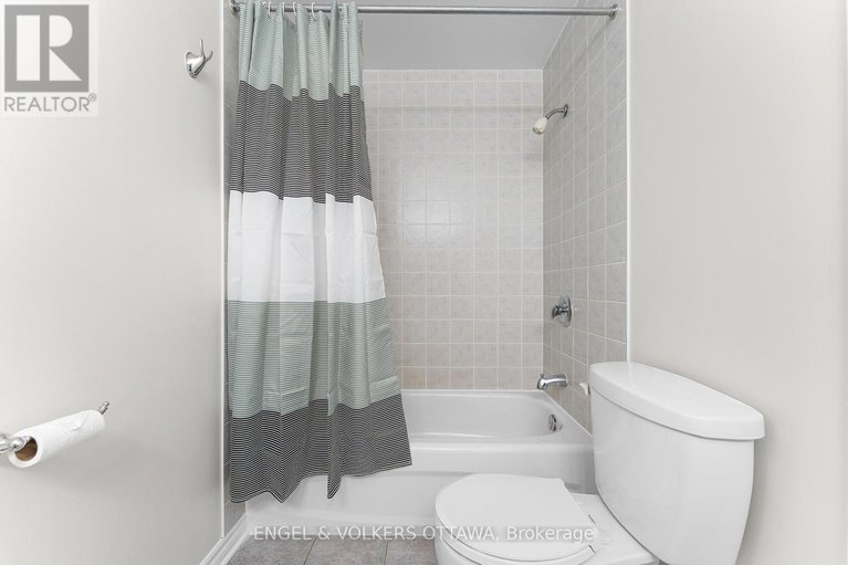 28911455/22-friendly-crescent/stittsville-south/ottawa/ontario/K2S2B6_38