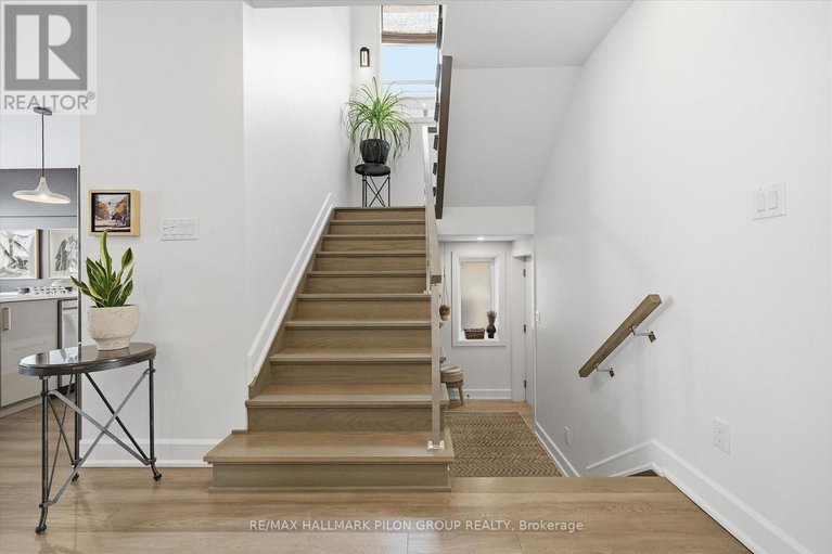 29327470/559-mutual-street/castle-heights/ottawa/ontario/K1K1C5_14