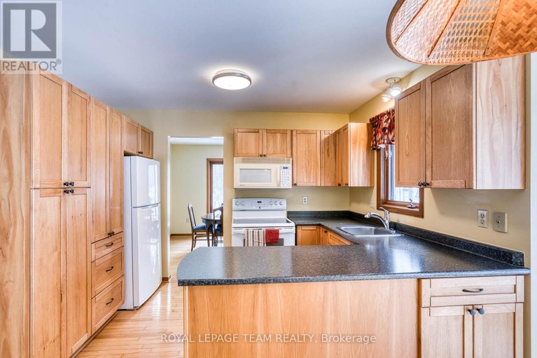 29456140/1814-old-perth-road/mississippi-mills-ramsay-twp/mississippi-mills/ontario/K0A1A0_6