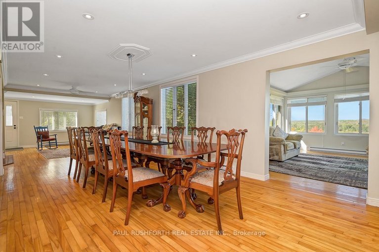 29613584/1565-lilac-lane/camelot/ottawa/ontario/K4C1C4_14