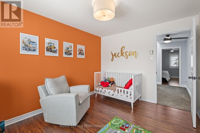 29606719/219-switzer-avenue/westborohampton-park/ottawa/ontario/K1Z7H8_27