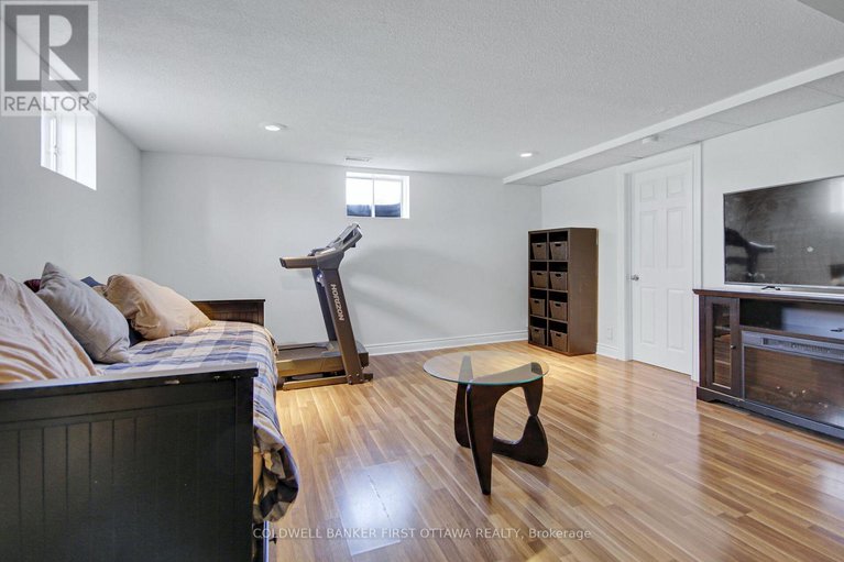 28129909/2313-edward-kidd-crescent/north-gower/ottawa/ontario/K0A2T0_18