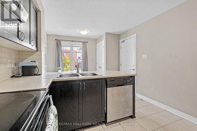 28876726/132-bluestone-private/avalon-west/ottawa/ontario/K4A0X7_7