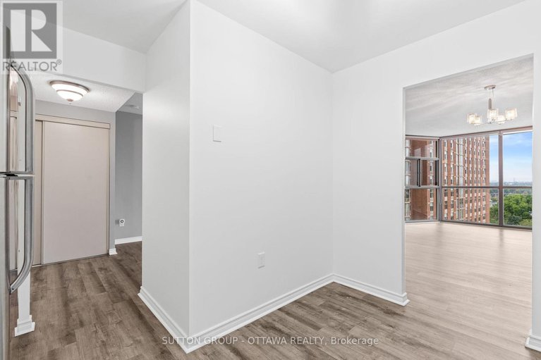 28457125/1111-2760-carousel-crescent/emerald-woodssawmill-creek/ottawa/ontario/K1T2N4_19