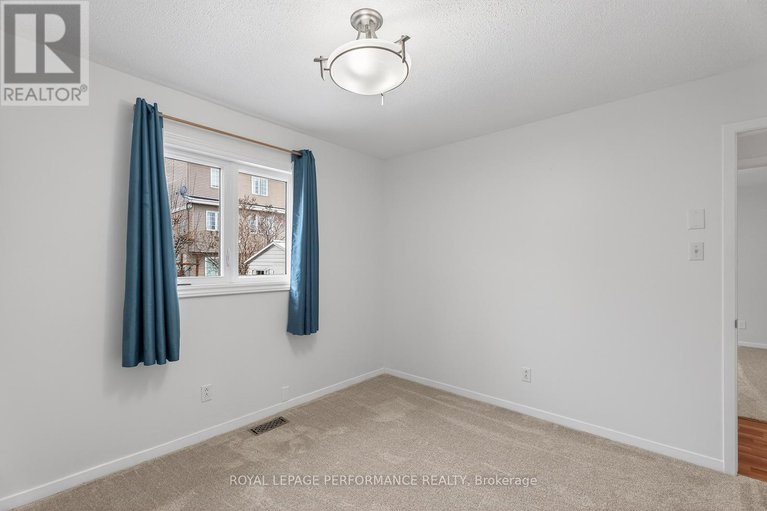 29153691/1032-lawrence-street/town-of-rockland/clarence-rockland/ontario/K4K1N1_20