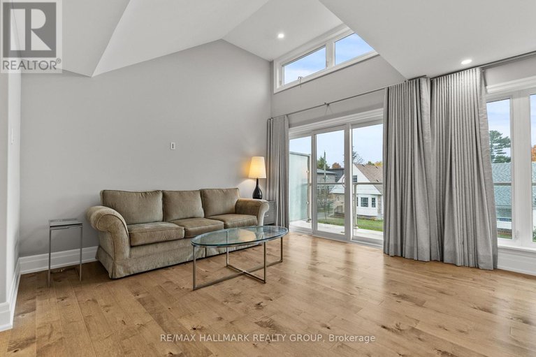 29074498/217-belford-crescent/westborohampton-park/ottawa/ontario/K1Z7A9_17