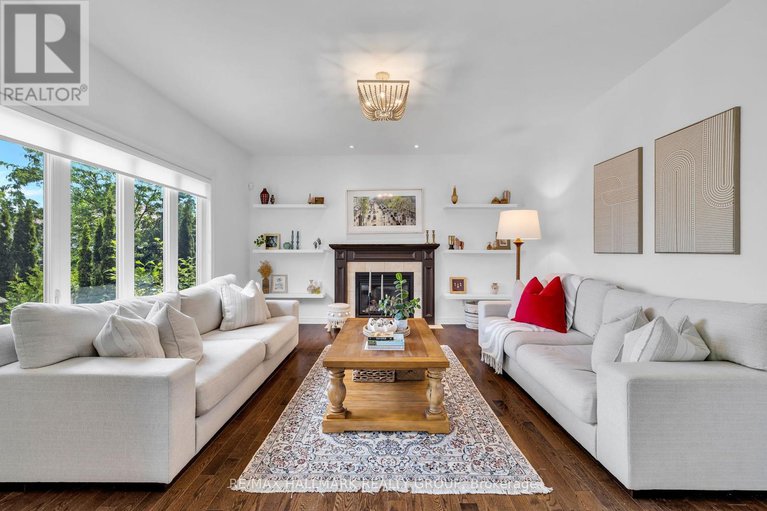 28526274/451-landswood-way/stittsville-south/ottawa/ontario/K2S0A4_18
