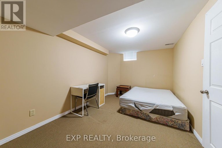 29636240/356-west-ridge-drive/stittsville-south/ottawa/ontario/K2S2G8_32