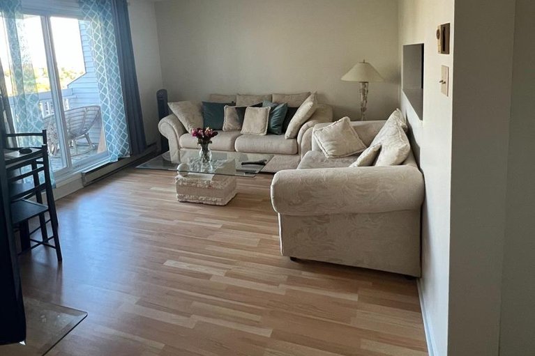 29663245/407-216-viewmount-drive/borden-farmstewart-farmcarleton-heightsparkwood-hills/ottawa/ontario/K2E7X4_5