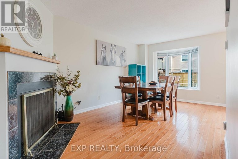 29647556/378-valade-crescent/fallingbrookpineridge/ottawa/ontario/K4A2V8_6