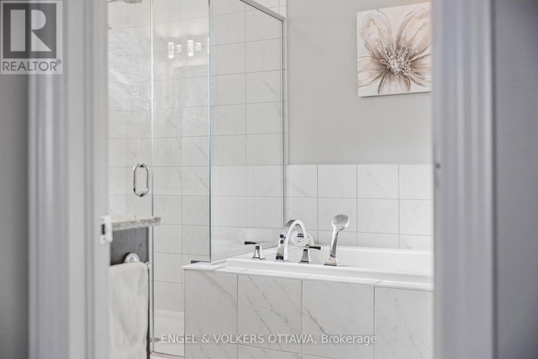 29492071/865-tewin-circle/camelot/ottawa/ontario/K4A1K1_22