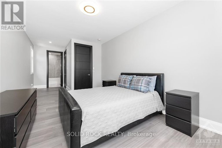 28596831/224-roger-road/alta-vistafaircrest-heights/ottawa/ontario/K1H5C6_22