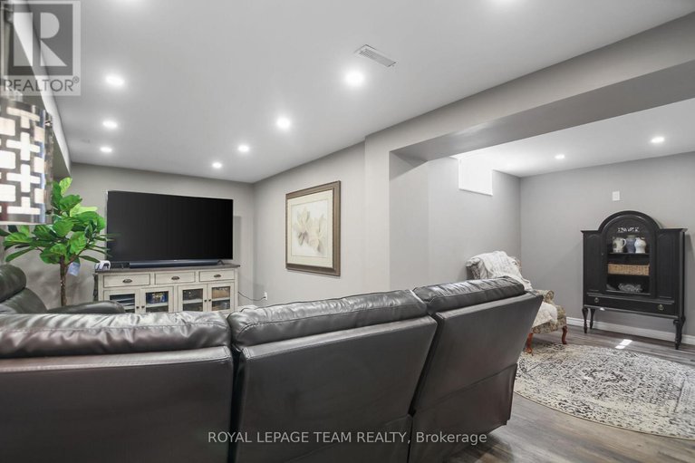 28617352/7-albury-crescent/stittsville-central/ottawa/ontario/K2S1G7_33