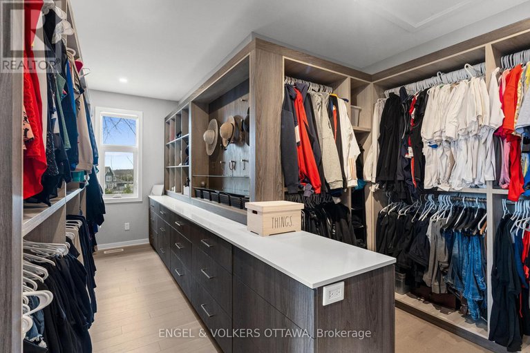 28785285/532-leimerk-court/manotick-village-manotick-estates/ottawa/ontario/K4M0E3_29