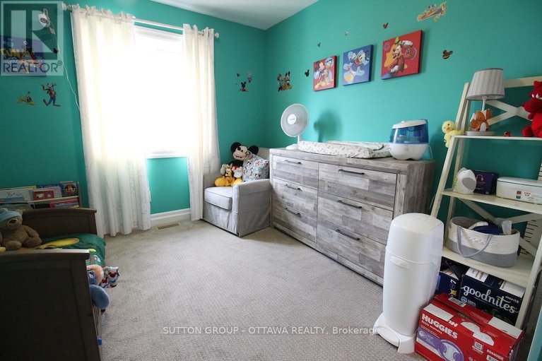 29157988/303-rue-de-l-etang-street/town-of-rockland/clarence-rockland/ontario/K4K0K1_23