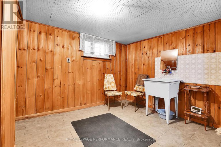 28522253/1379-mayview-avenue/carlington/ottawa/ontario/K1Z8H6_35
