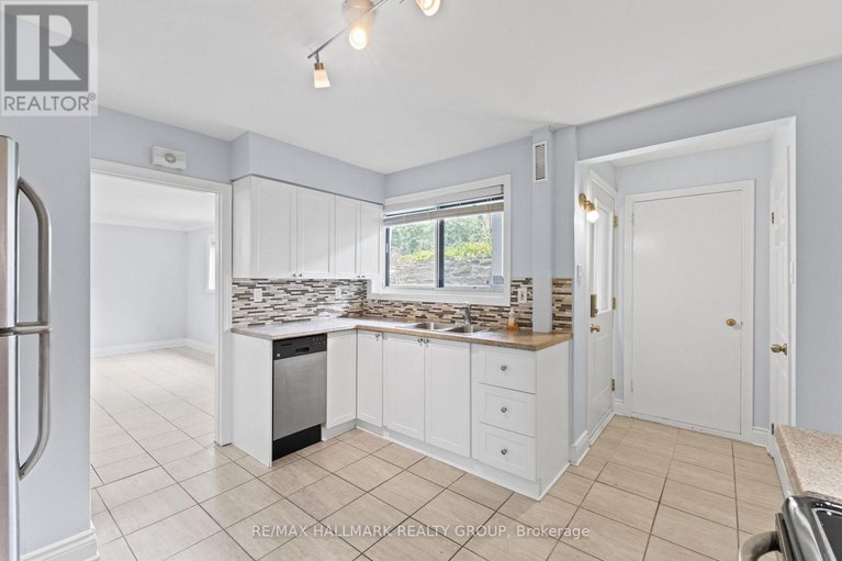 28791936/1215-1217-willowdale-avenue/alta-vista/ottawa/ontario/K1H7S5_25