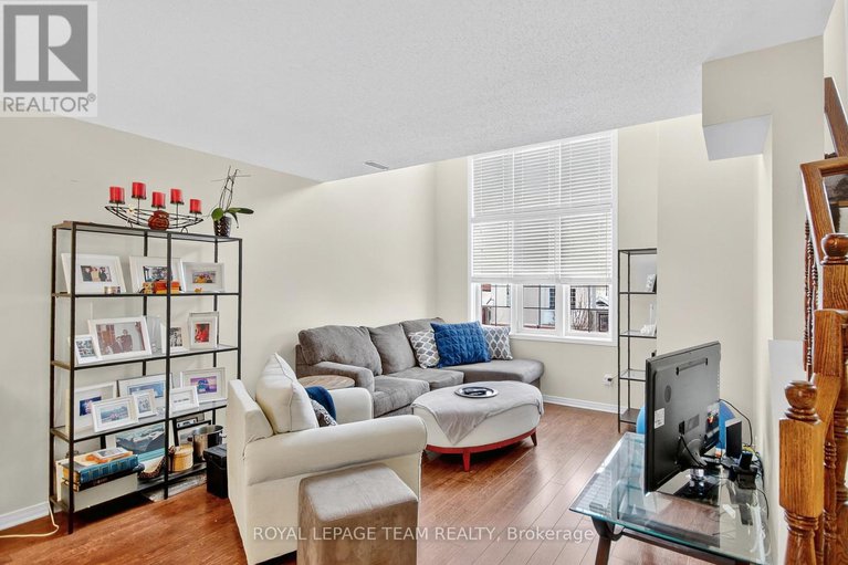 29406960/145-wharhol-private/westcliffe-estates/ottawa/ontario/K2H1G5_6