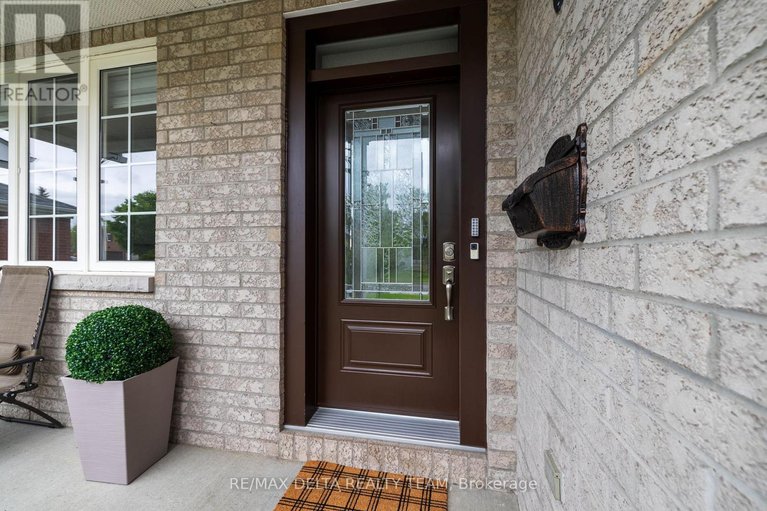 28543683/1591-winterport-way/fallingbrookpineridge/ottawa/ontario/K4A4C2_4