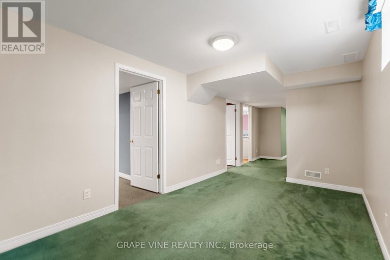 28300194/4316-owl-valley-drive/riverside-southgloucester-glen/ottawa/ontario/K1V1L3_18