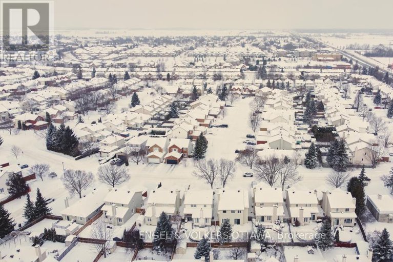 29360554/123-longshire-circle/longfields/ottawa/ontario/K2J4L1_40