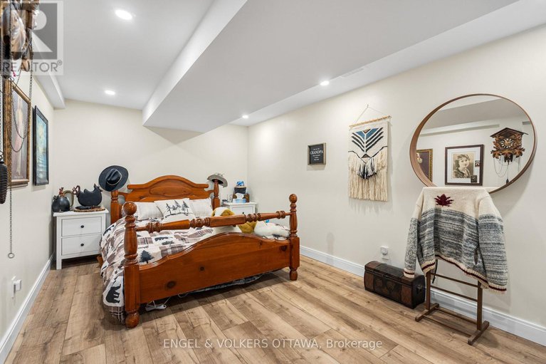 28912117/2-davies-court/glencairnhazeldean/ottawa/ontario/K2L1L6_38