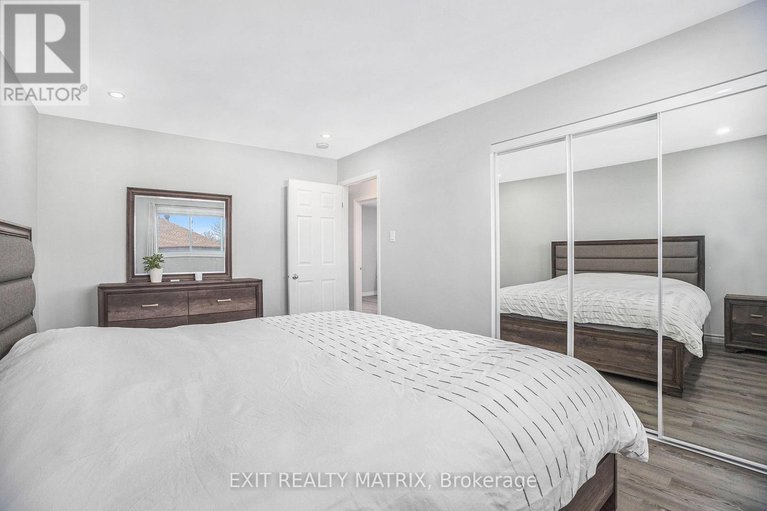 29440006/697-levac-drive/fallingbrookpineridge/ottawa/ontario/K4A2R3_20