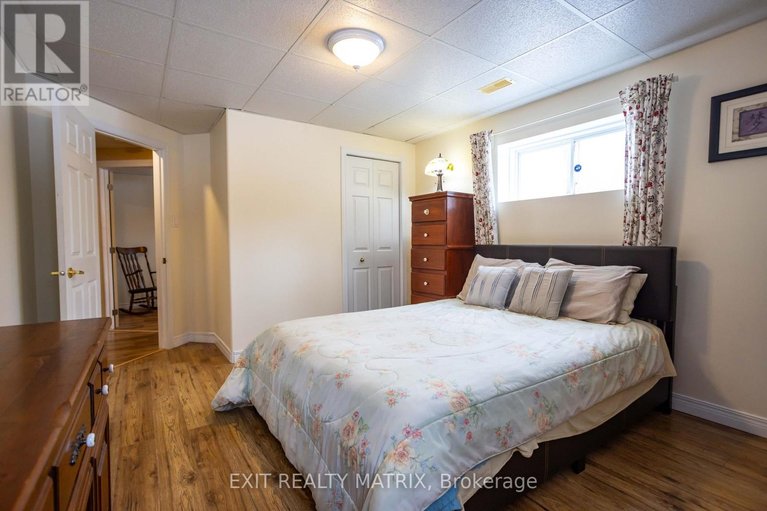 29607384/2468-gagne-road/clarencerockland-twp/clarence-rockland/ontario/K0A2A0_33