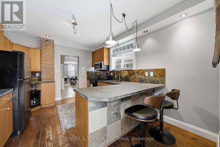 29373649/83-eccles-street/west-centre-town/ottawa/ontario/K1R6S5_18